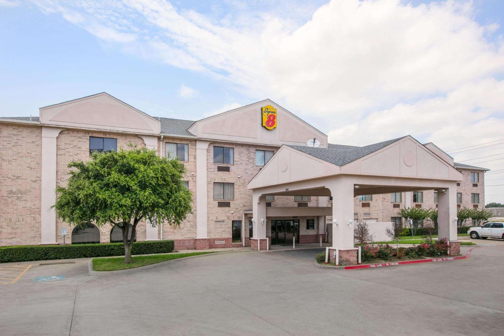 Super 8 By Wyndham Garland North Dallas Area Exterior photo