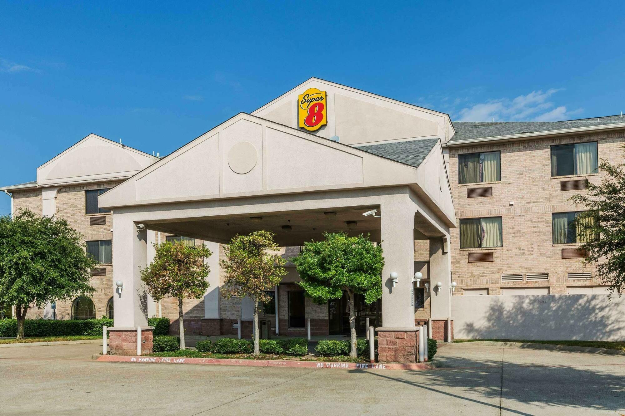 Super 8 By Wyndham Garland North Dallas Area Exterior photo